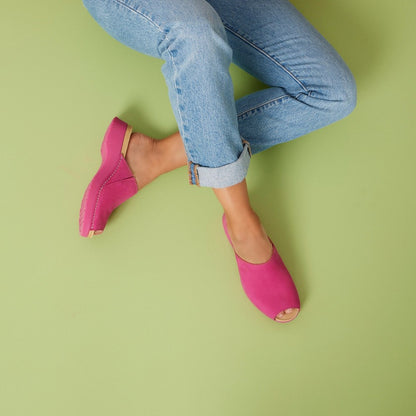 Dansko Ravyn Fuchsia Milled Nubuck